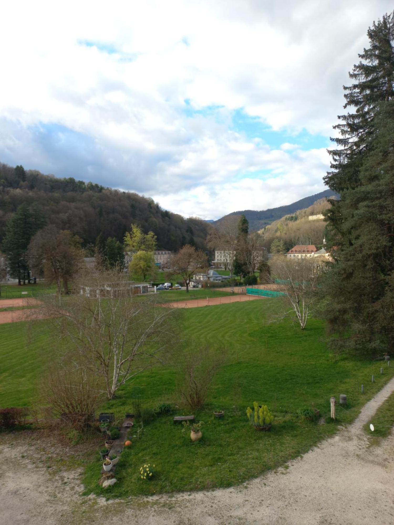 Residence Du Parc Saint-Martin-dʼUriage Zewnętrze zdjęcie